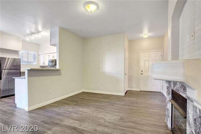 Foto del edificio - Gorgeous 2bedoom condo ready for immediate...