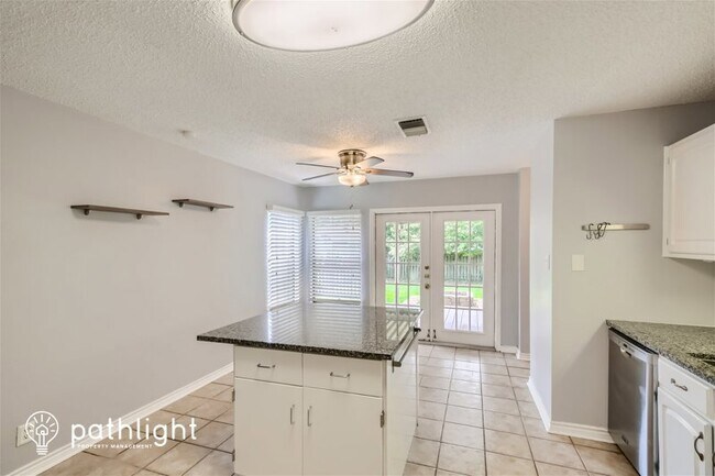 Building Photo - 6934 Sunshine Tree Dr