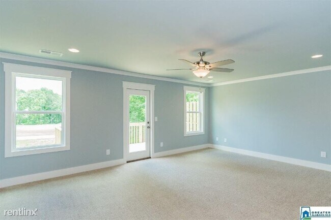Building Photo - 3 br, 2.5 bath Townhome - 415 Sunbelt Drive