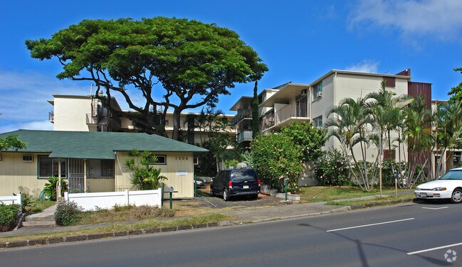 University Court Aoao