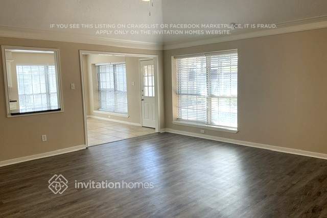 Foto del edificio - 2113 Pleasant Valley Dr
