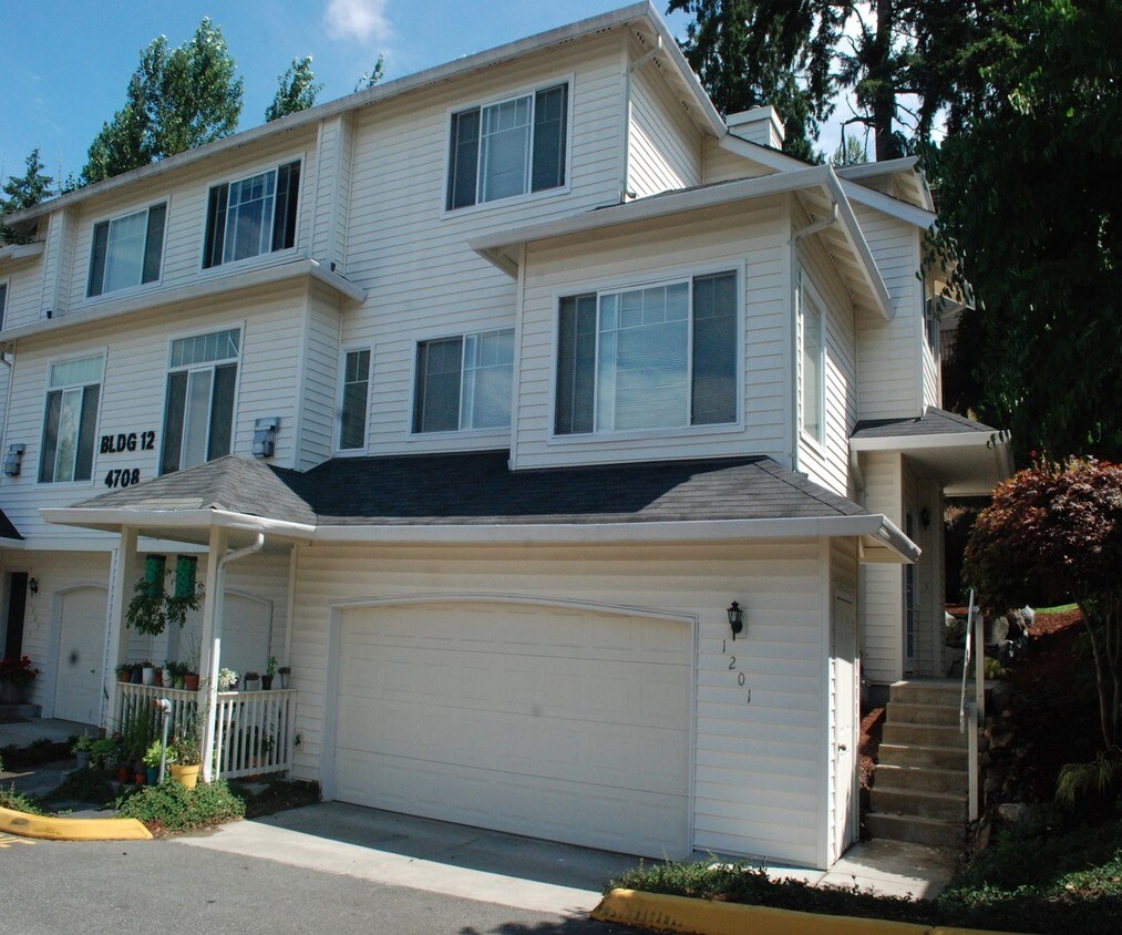 Primary Photo - 4708 Mill Pond Dr SE