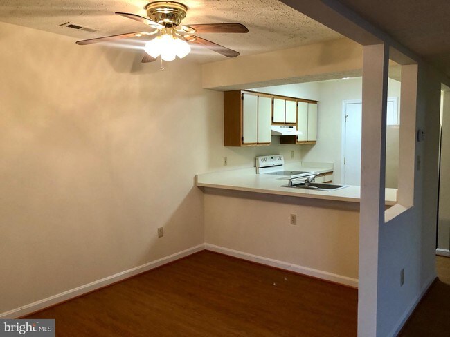 Building Photo - 46350 Columbus Dr