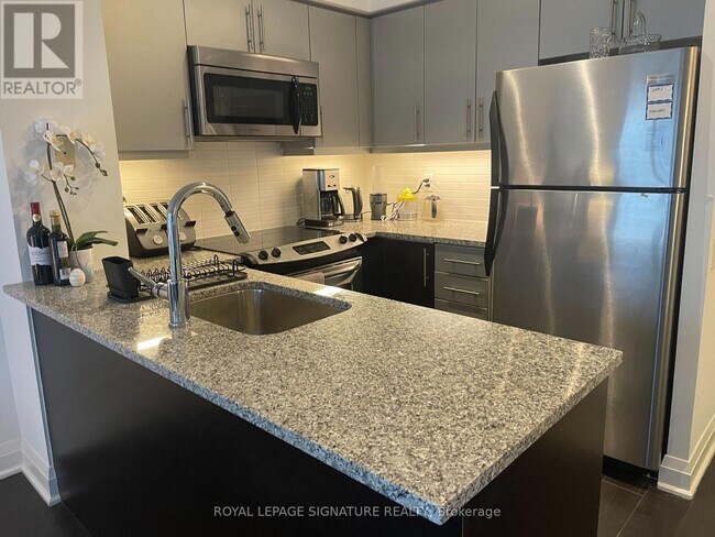 Photo du bâtiment - 83-1783 Redpath Ave