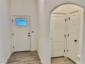 Building Photo - 424 NW 59th Ave