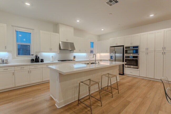 Building Photo - 241 Proctor