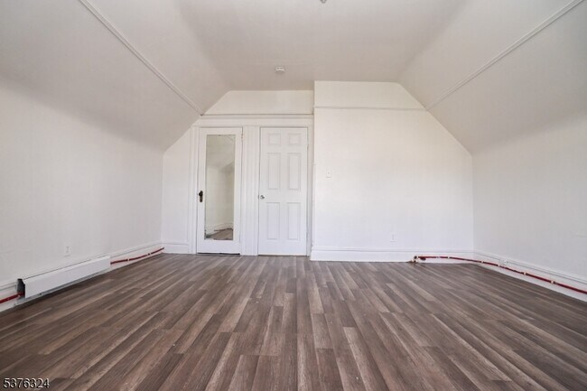 Building Photo - 26 Treacy Ave