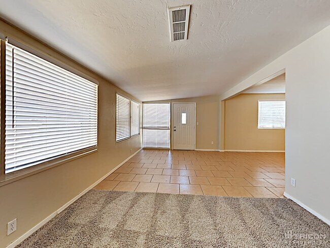 Foto del edificio - 14801 N 29th Dr