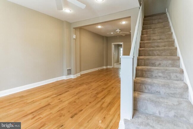 Building Photo - 123 Pensdale St