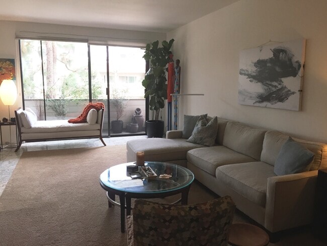 Building Photo - MARINA DEL REY 2 BED + OFFICE/BONUS ROOM, ...