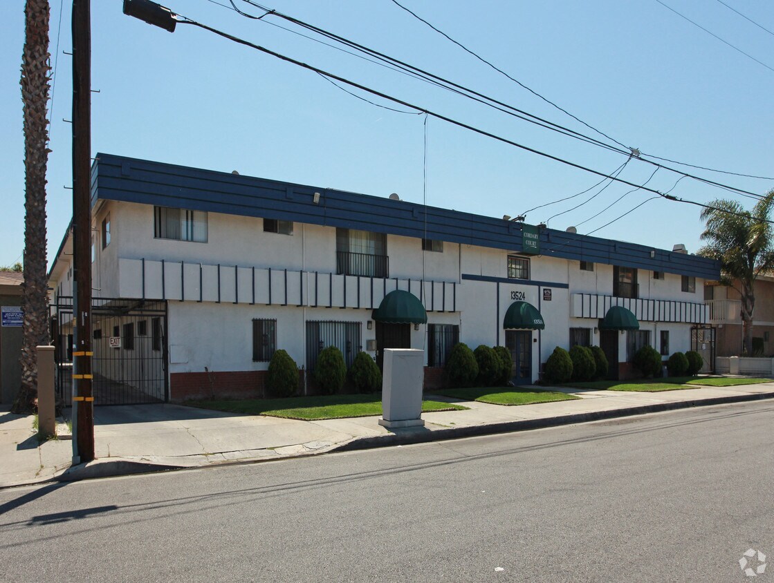 Cordary Court - Cordary Court Apartments