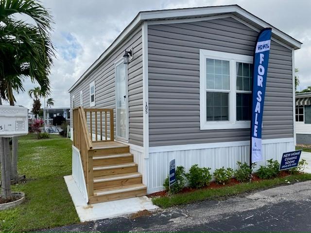 Building Photo - 105 Lone Pine Dr