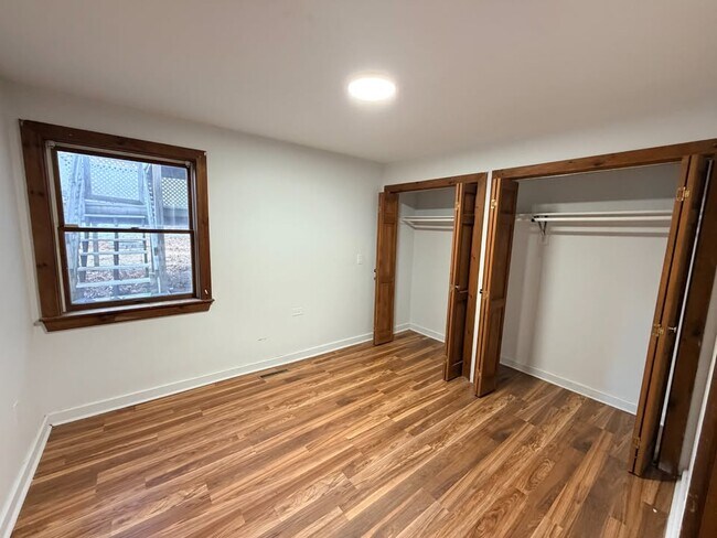 Foto del edificio - 2824 N Main St