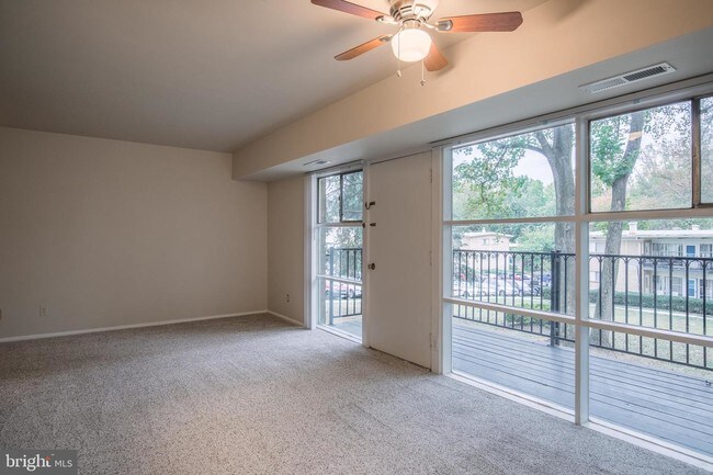 Building Photo - 4925 Americana Dr