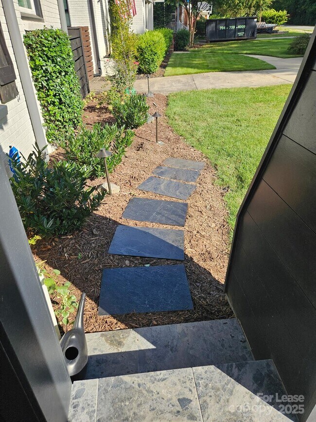 Foto del edificio - 4820 Gilmore Dr