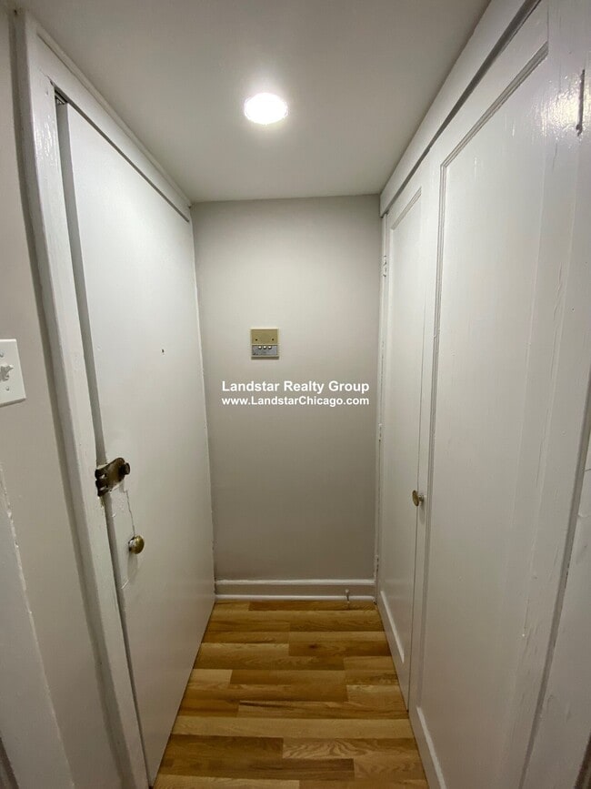 Building Photo - 730 Reba Pl