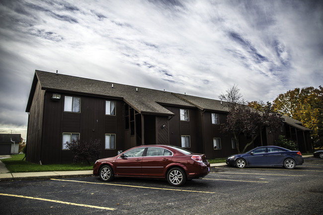 Building Photo - Garden Square Apartments