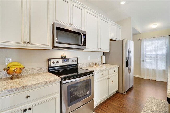 Foto del edificio - 5160 NW Pine Trail Cir