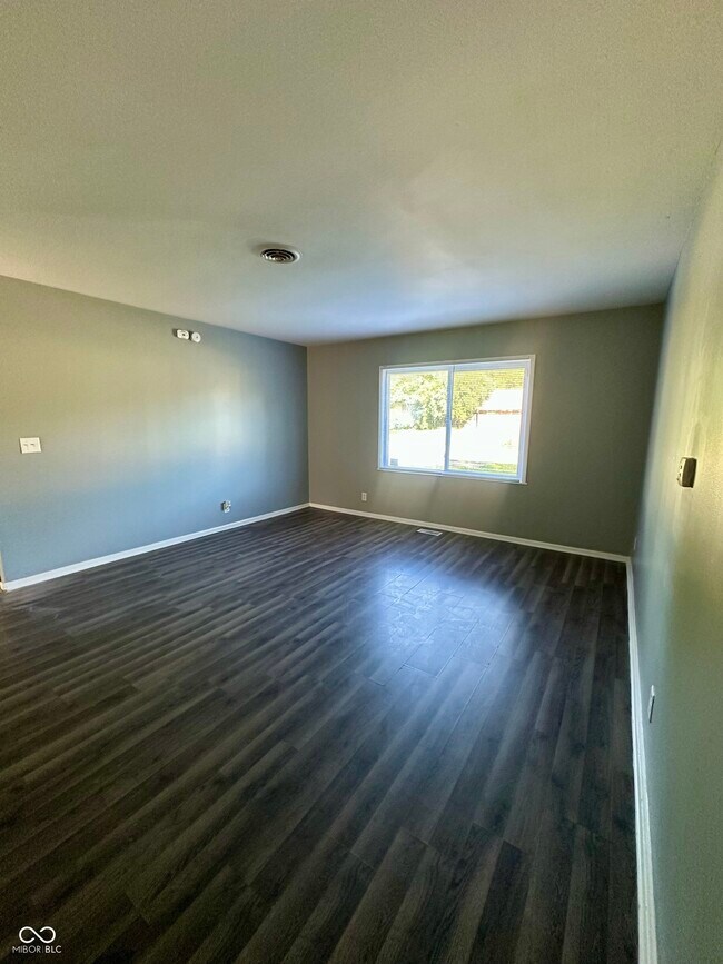 Building Photo - 3921 Malibu Dr