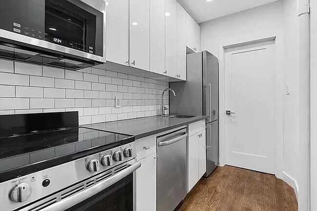 Building Photo - 313 East 92nd Street