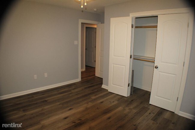 Building Photo - 3 br, 2 bath House - 401 Railroad