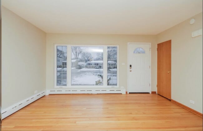 Building Photo - 129 E Central Ave