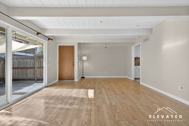 Building Photo - 111 Avram Ave