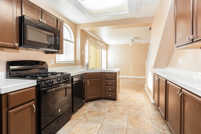 Building Photo - 8939 Green Jade Dr