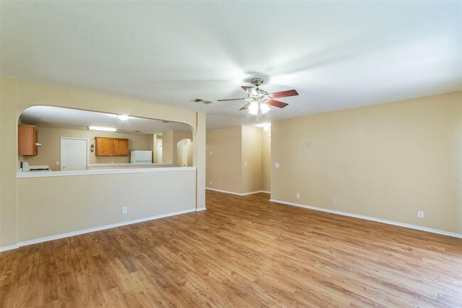 Building Photo - 207 Mitchell Dr
