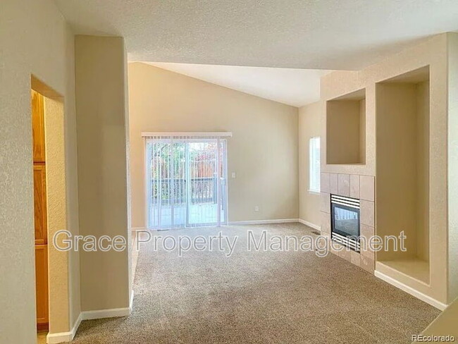 Building Photo - 10022 Wyandott Cir S
