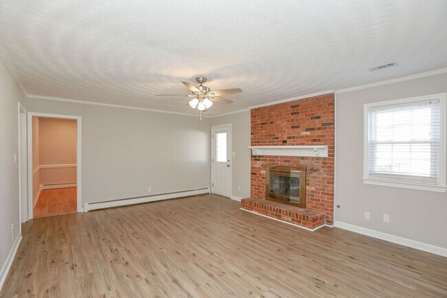 Foto del edificio - Beautiful for rent home located in central Virginia Beach