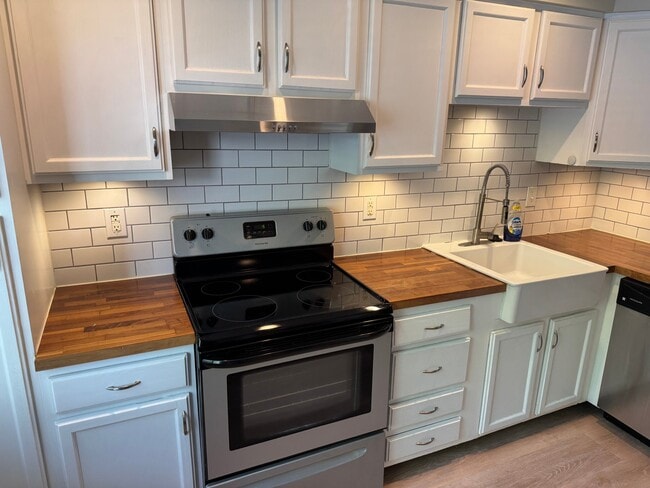 Foto del edificio - 37 Rockwell Ct