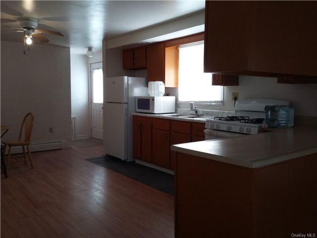 Foto del edificio - 110 Shinhollow Rd