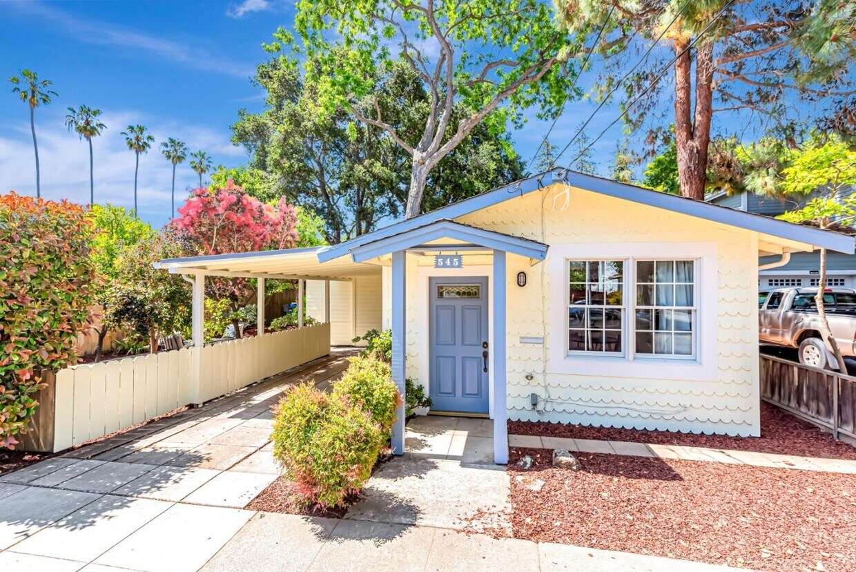 Foto principal - 545 W Dana St