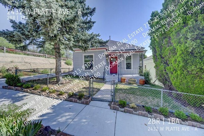 Building Photo - Beautiful 2 Bedroom Front Unit Of A Charmi...