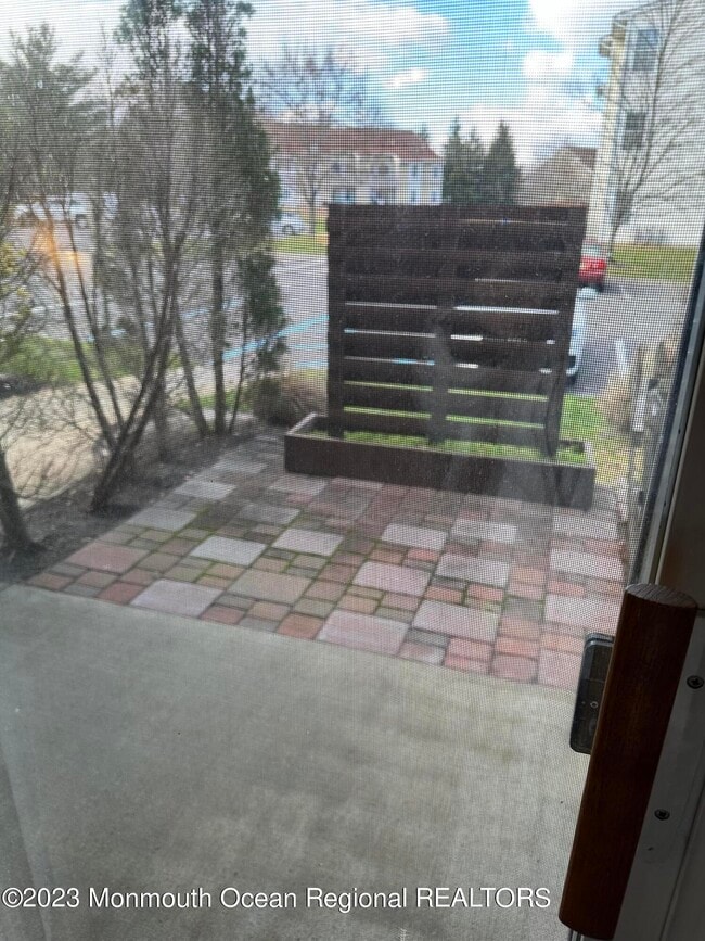 Building Photo - 21 Basset Ct