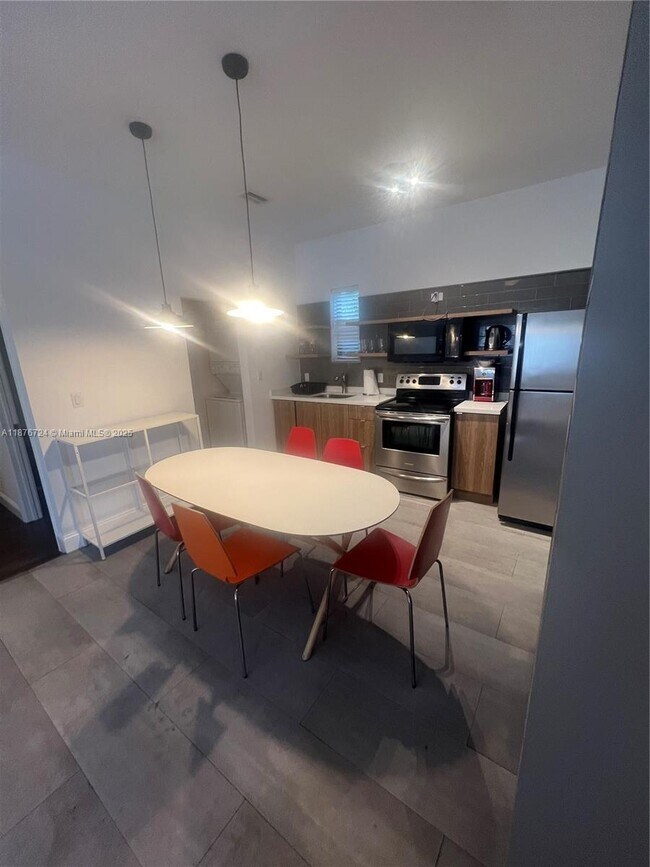 Foto del edificio - 920 SW 9th St