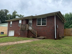 Building Photo - 3206 Bayless Dr SW