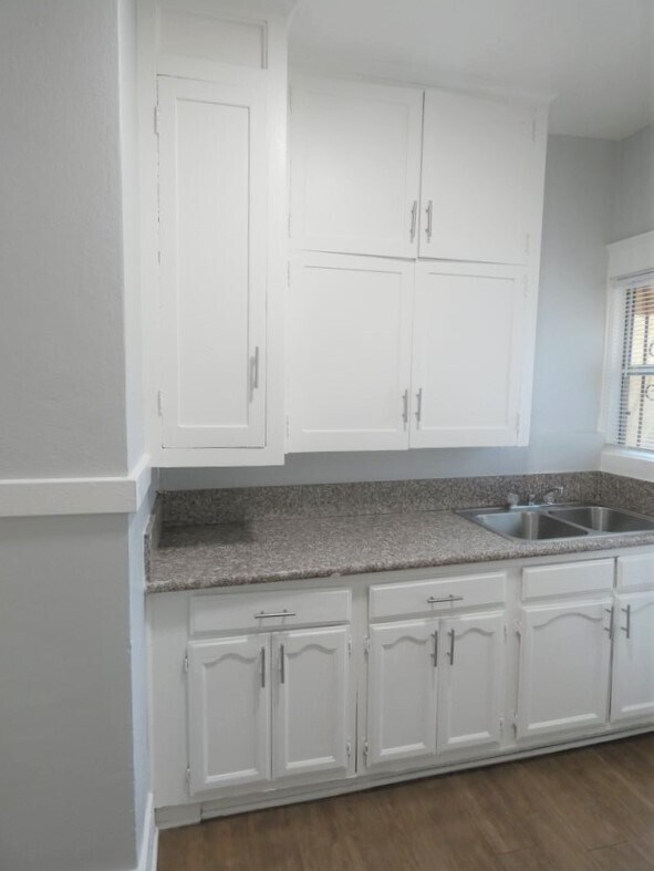 Foto del edificio - 621 E 6th St