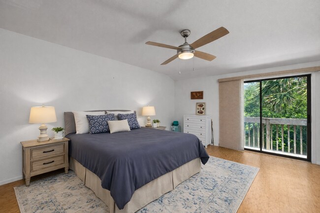 Building Photo - 1118 E Esperanza St