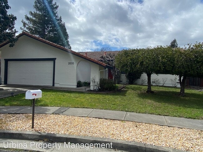 Building Photo - 3 br, 2 bath House - 2035 Twin Court