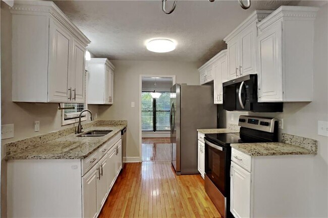 Foto del edificio - 464 Ridgemont Dr