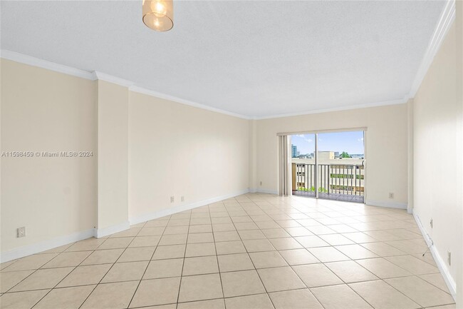 Building Photo - 1455 N Treasure Dr