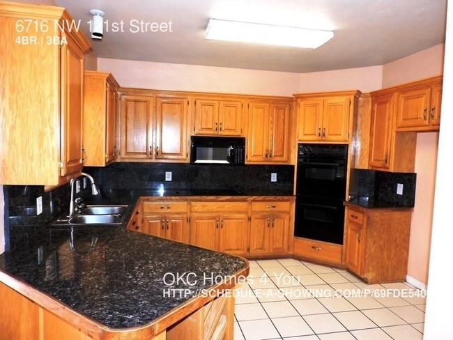 Foto del edificio - 6716 NW 121st St