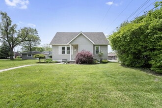 Building Photo - 3117 Coucy Ave