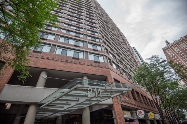 Foto del edificio - 211 E Ohio St