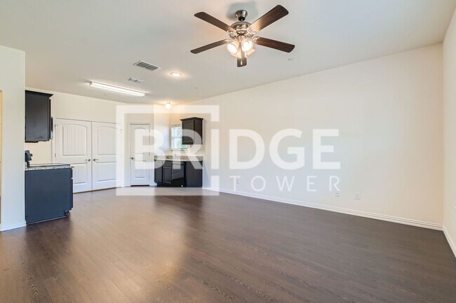 Foto del edificio - 1408 Lakecrest Ln