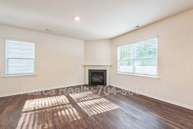 Foto del edificio - 14220 Wilson Mac Ln