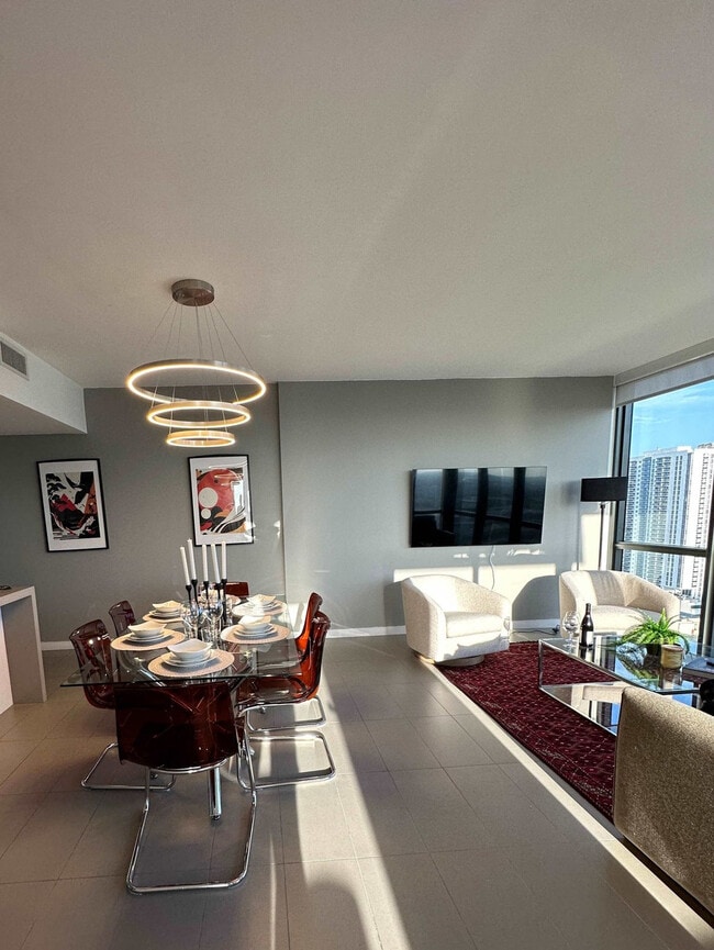 Building Photo - 1600 NE 1st Ave