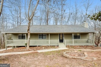 Building Photo - 584 Brooks St